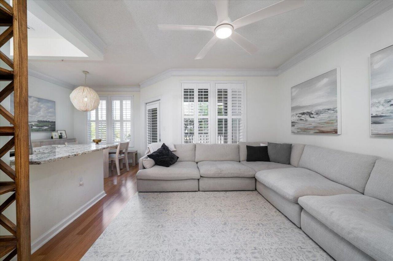 1824 Chatelain Way Photo 5