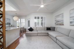 1824 Chatelain Way photo 4