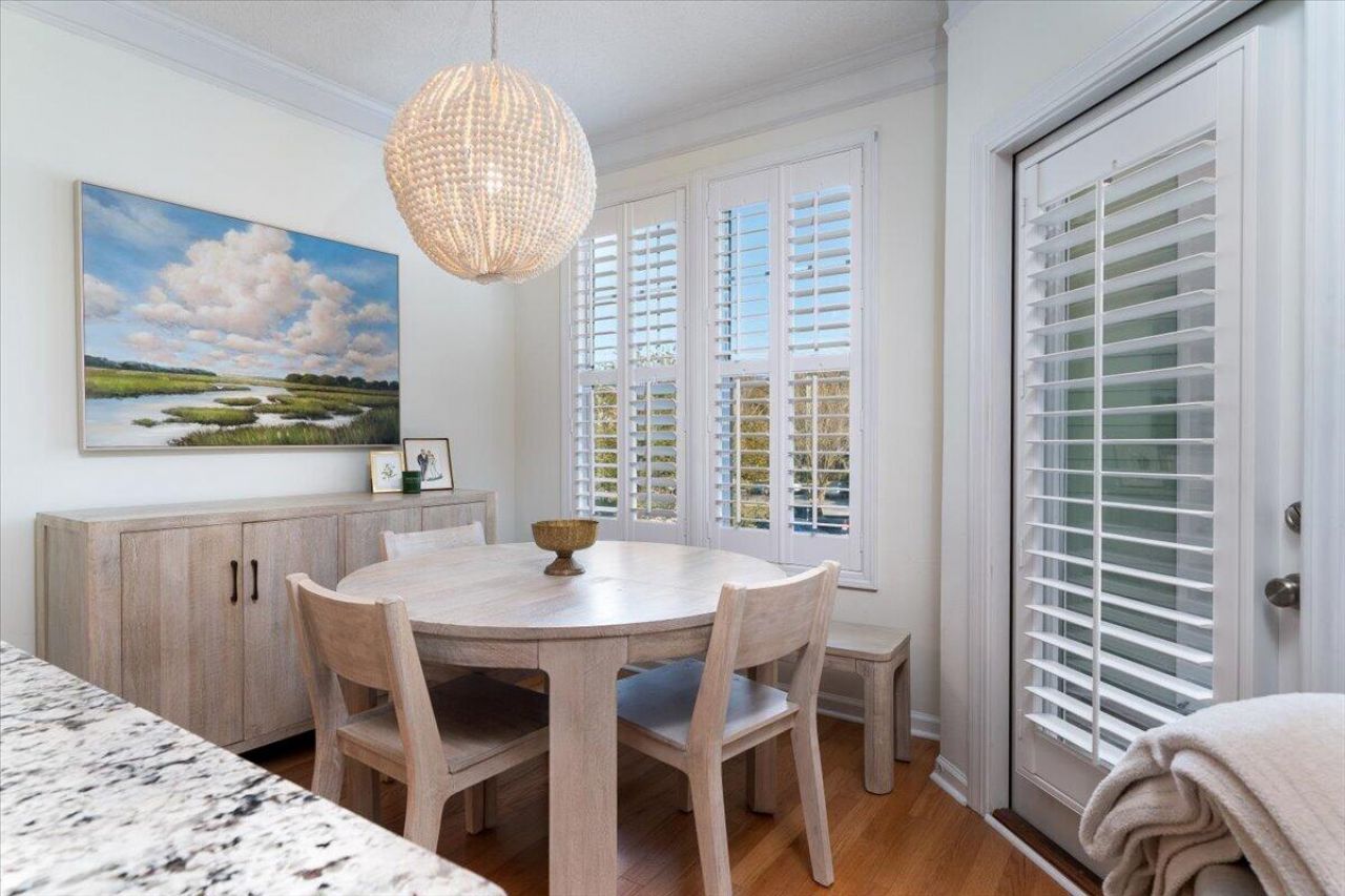 1824 Chatelain Way Photo 8