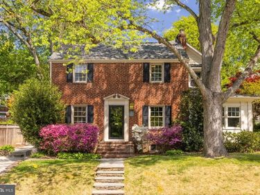 1105 N POWHATAN STREET , ARLINGTON, VA 22205