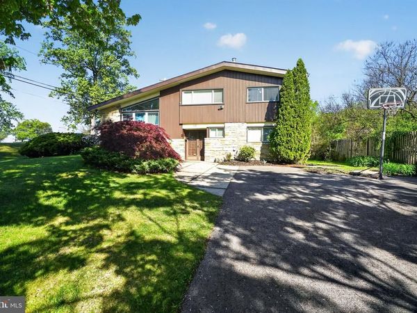 64 RED ROWAN LANE , PLYMOUTH MEETING, PA 19462