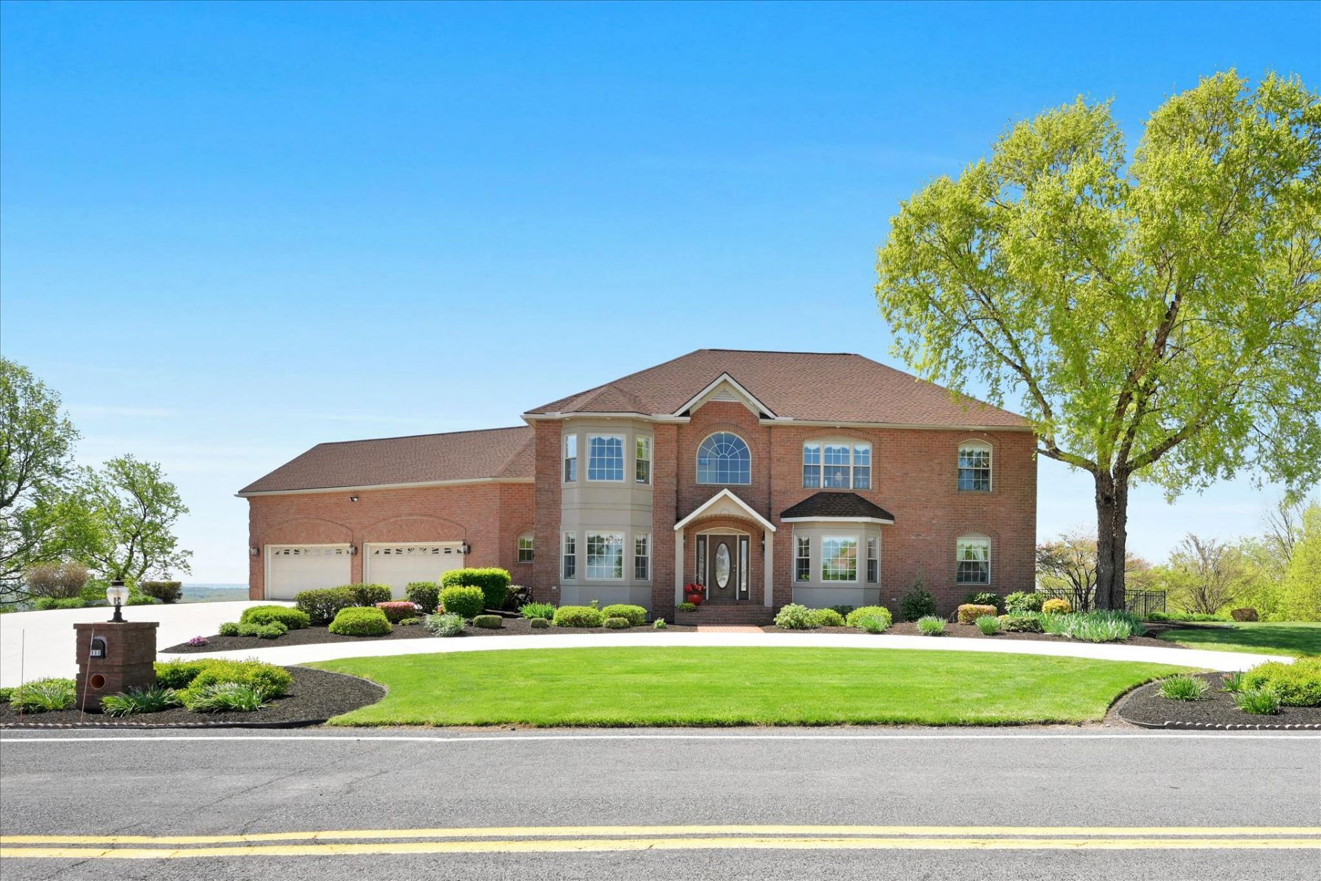 111 MOUNTAIN VIEW DRIVE Etters, PA 17319
