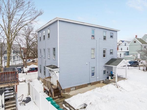 50-52 Andrews Street, Lowell, MA 01852