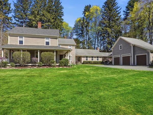 671 Main Street, Medfield, MA 02052