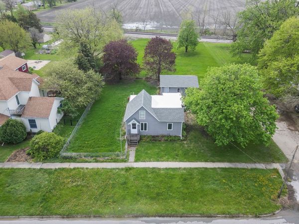 470 NW 2nd Street, Earlham, IA 50072