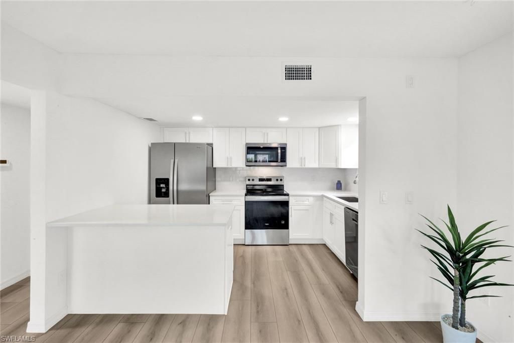 16881 Davis Rd, Unit 312, Fort Myers, FL 33908 Photo