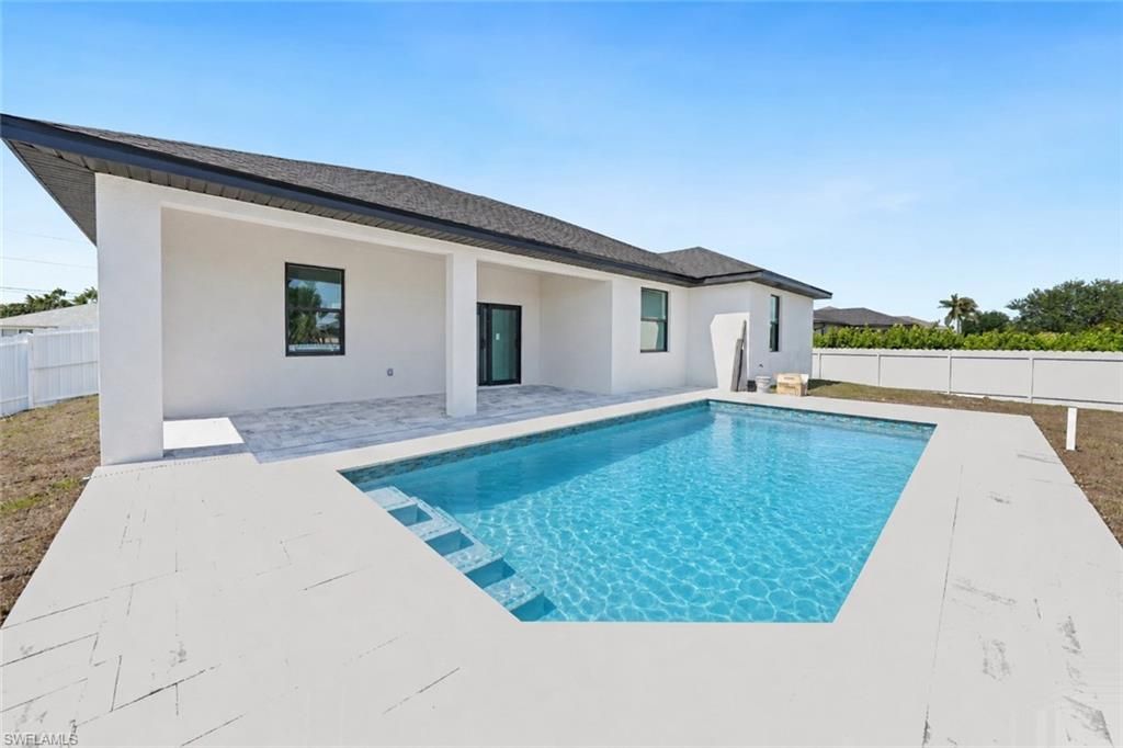 2511 NW 7th St , Cape Coral, FL 33993 Photo