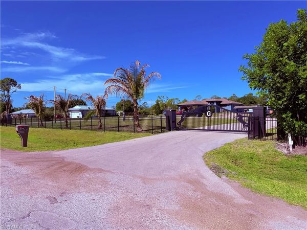 19781 Woodbridge LN , NORTH FORT MYERS, FL 33917