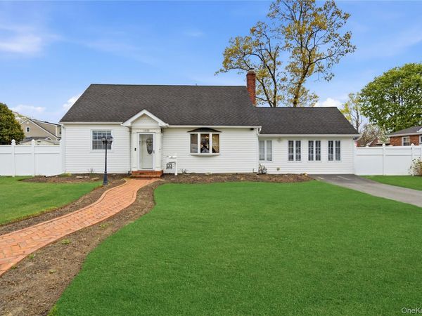 1333 13th Street, West Babylon, NY 11704
