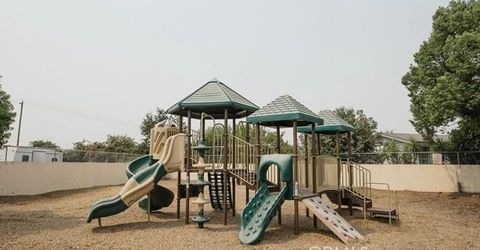 2572 S Willow Ave #201, Fresno, CA 93875 Photo