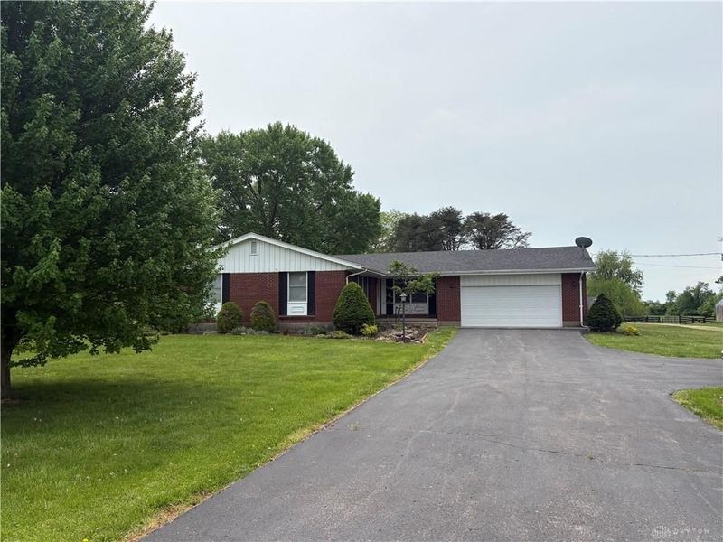 665 W Krepps Road, Xenia, OH 45385 Photo 2
