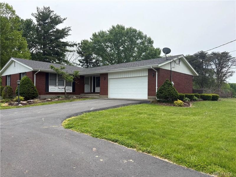 665 W Krepps Road, Xenia, OH 45385 Photo 3