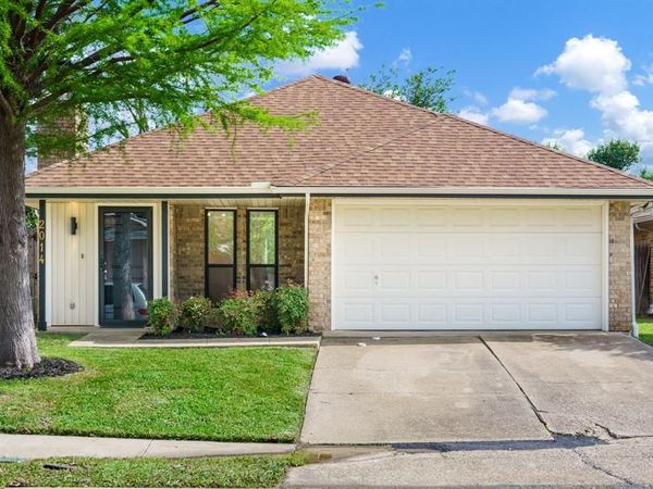 2014 Chalfont Drive, Carrollton, TX 75007