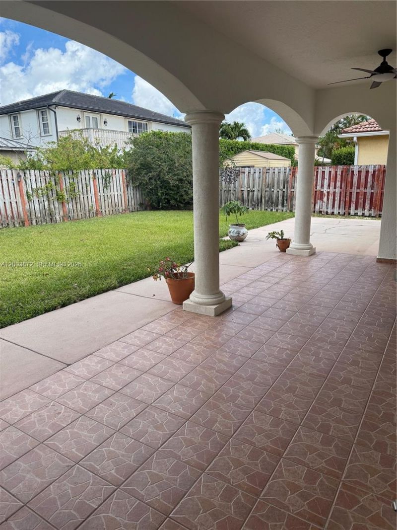 17460 NW 89th Ave, Hialeah, FL 33018 Photo