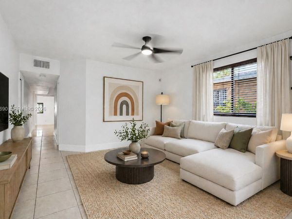 944 SW 10th Avenue , Miami, FL 33130