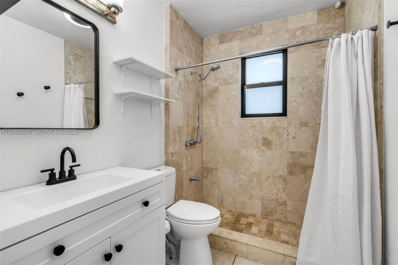 944 SW 10th Avenue , Miami, FL 33130 Photo