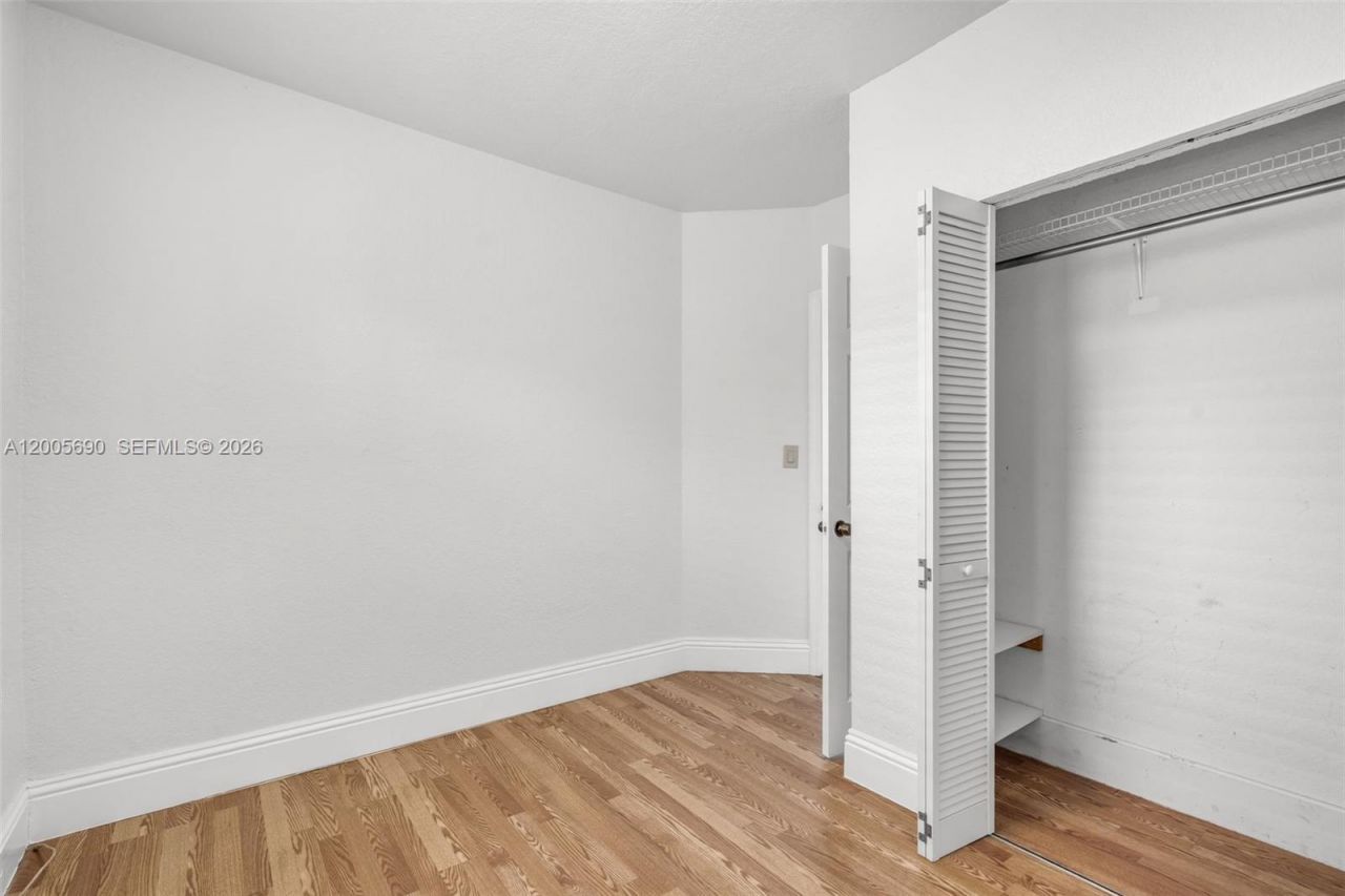 944 SW 10th Avenue , Miami, FL 33130 Photo