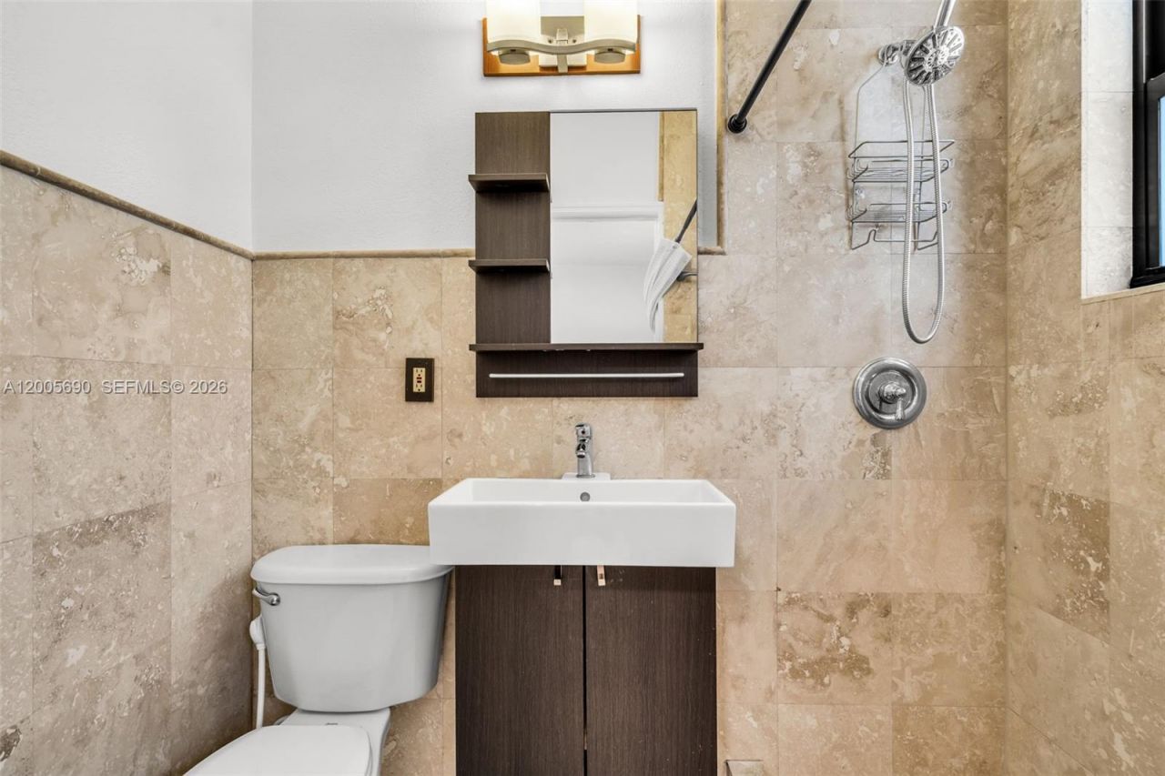 944 SW 10th Avenue , Miami, FL 33130 Photo
