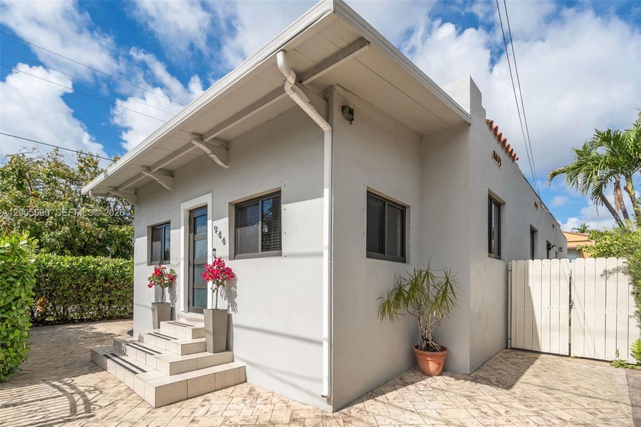 944 SW 10th Avenue , Miami, FL 33130 Photo