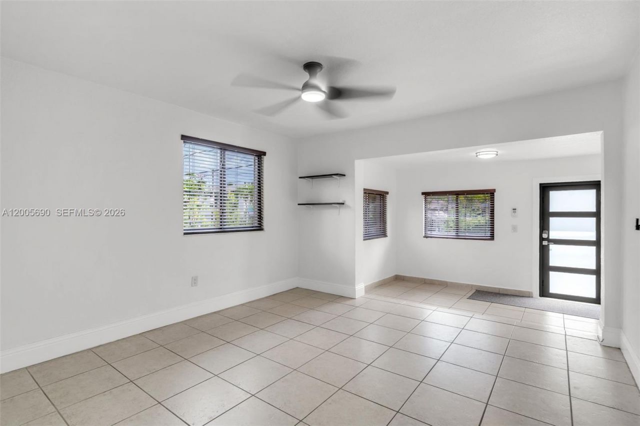 944 SW 10th Avenue , Miami, FL 33130 Photo