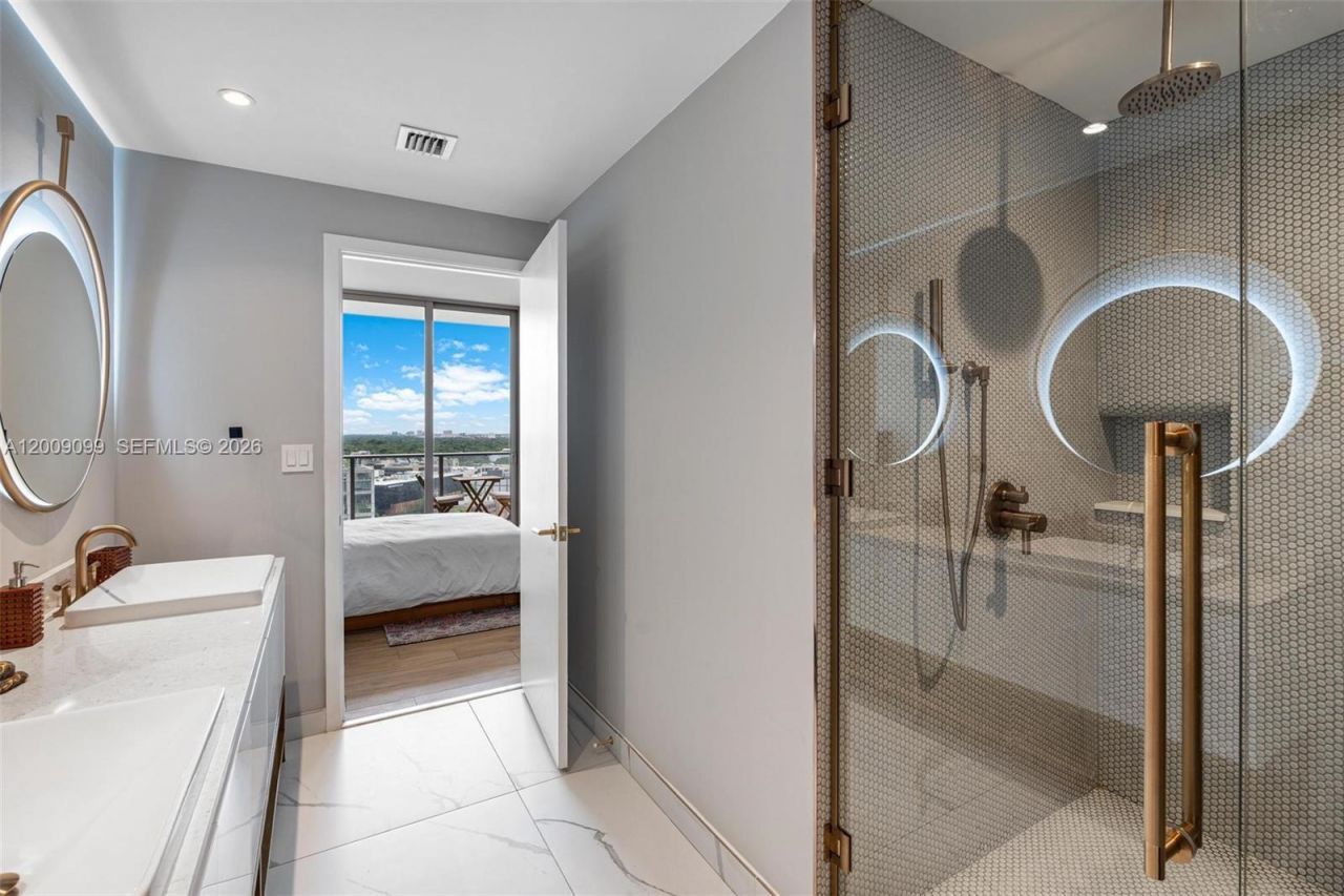 2678 Tigertail, Unit 1603, Miami, FL 33133 Photo