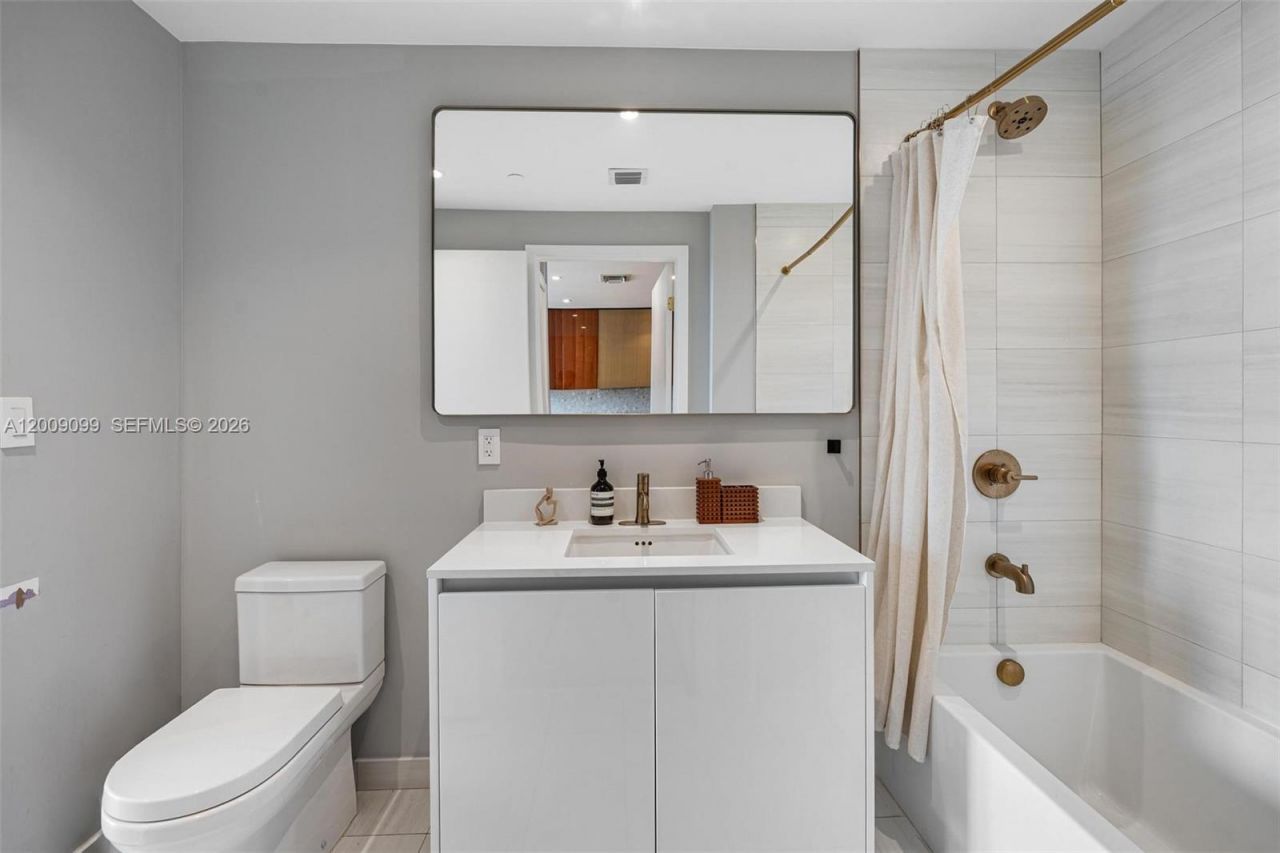 2678 Tigertail, Unit 1603, Miami, FL 33133 Photo