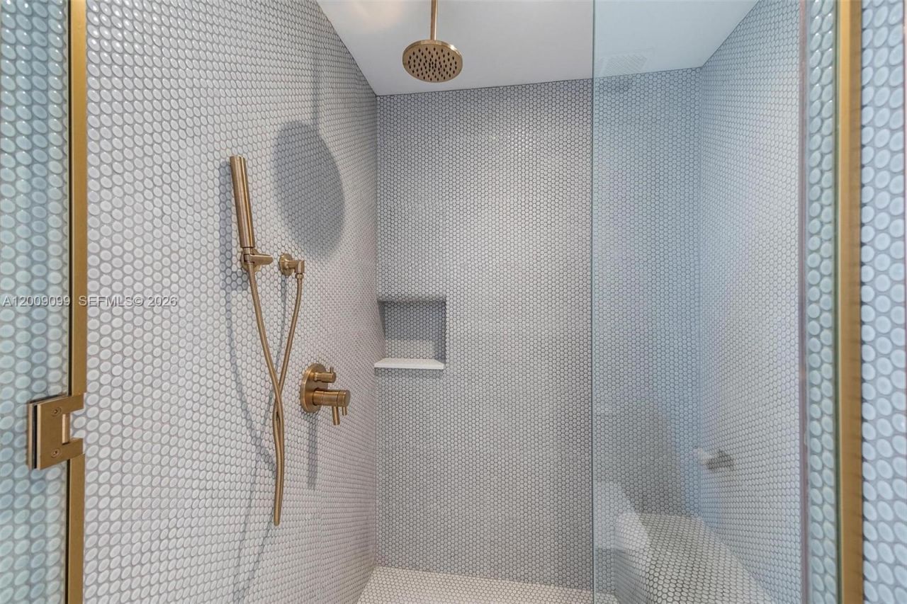 2678 Tigertail , Unit 1603, Miami, FL 33133 Photo
