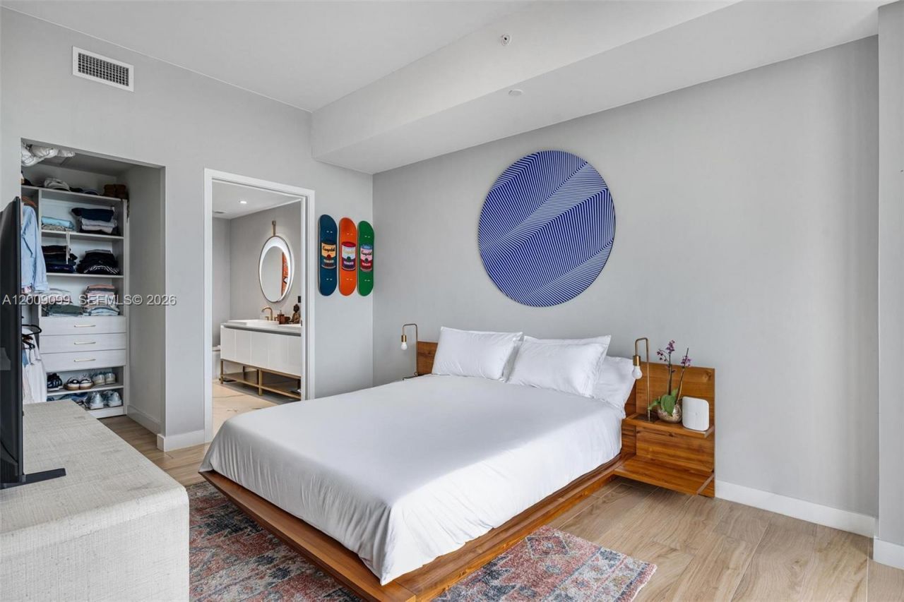 2678 Tigertail, Unit 1603, Miami, FL 33133 Photo