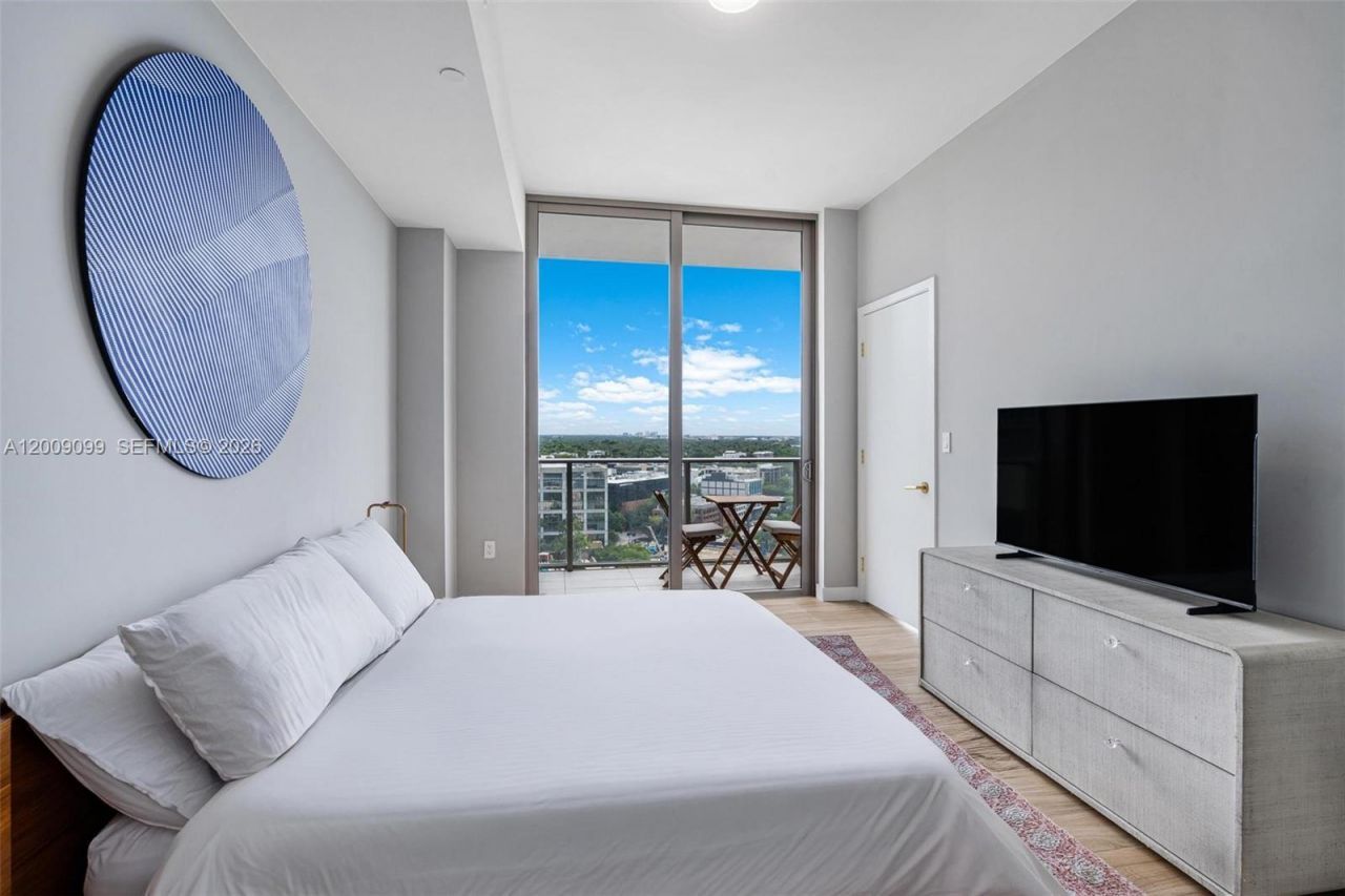 2678 Tigertail, Unit 1603, Miami, FL 33133 Photo