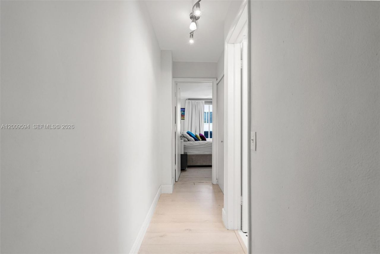 915 Jefferson Ave , Unit 2E, Miami Beach, FL 33139 Photo