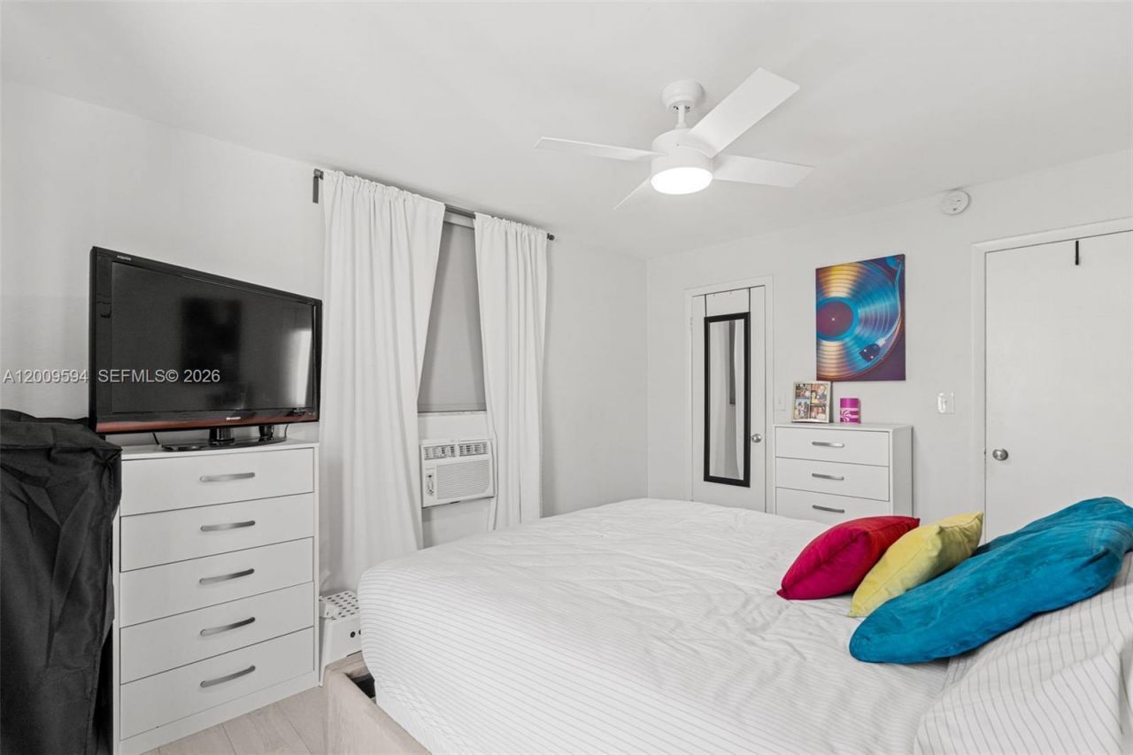 915 Jefferson Ave , Unit 2E, Miami Beach, FL 33139 Photo