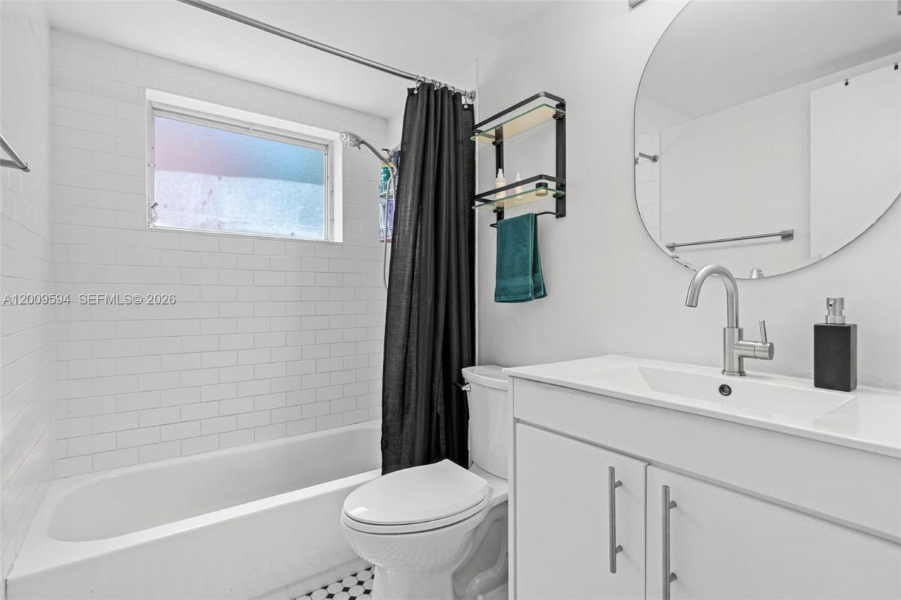 915 Jefferson Ave , Unit 2E, Miami Beach, FL 33139 Photo