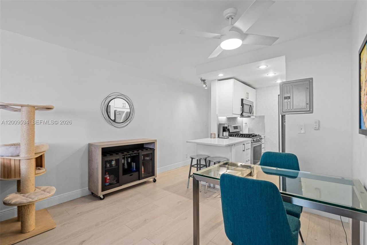 915 Jefferson Ave , Unit 2E, Miami Beach, FL 33139 Photo