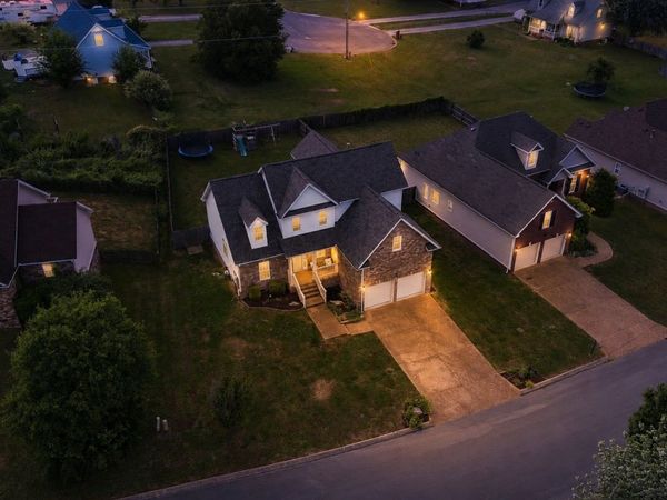 3992 Kristen St, Spring Hill, TN 37174
