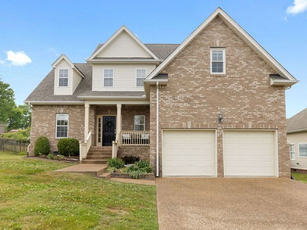 3992 Kristen St , Spring Hill, TN 37174