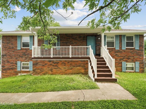 2108 NW Ho Co Ta Ke Lane, Knoxville, TN 37912