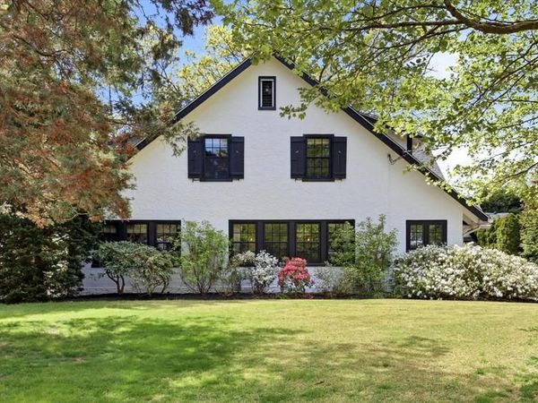 6 HAMPDEN AVENUE, NARBERTH, PA 19072