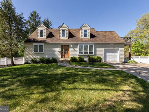 17 LISA DRIVE, BLACKWOOD, NJ 08012