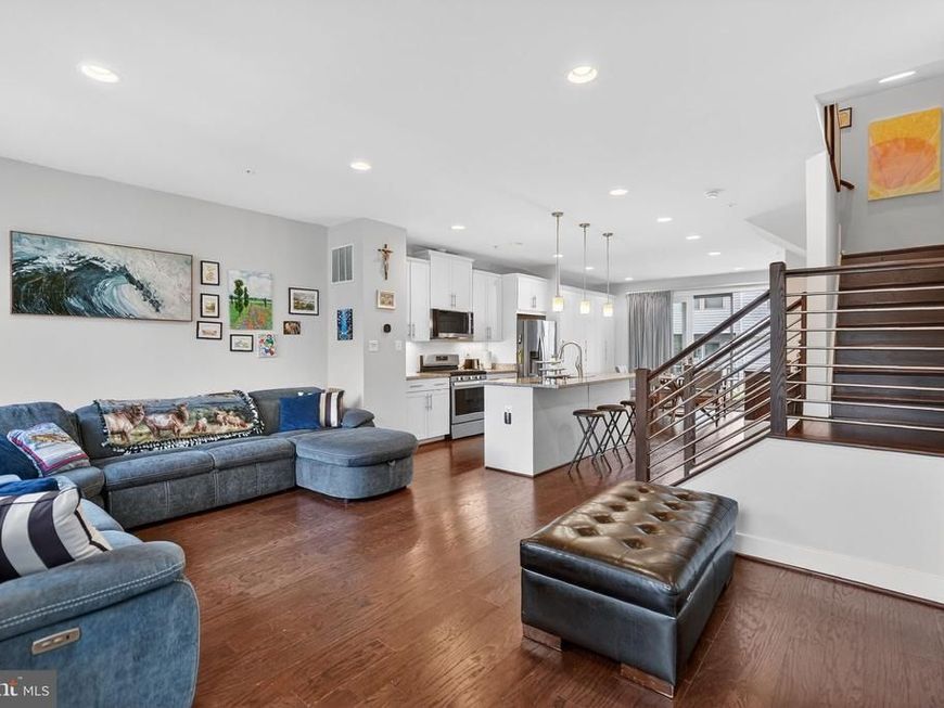 5138 Longstone Way, North Bethesda, MD 20852 Main Photo