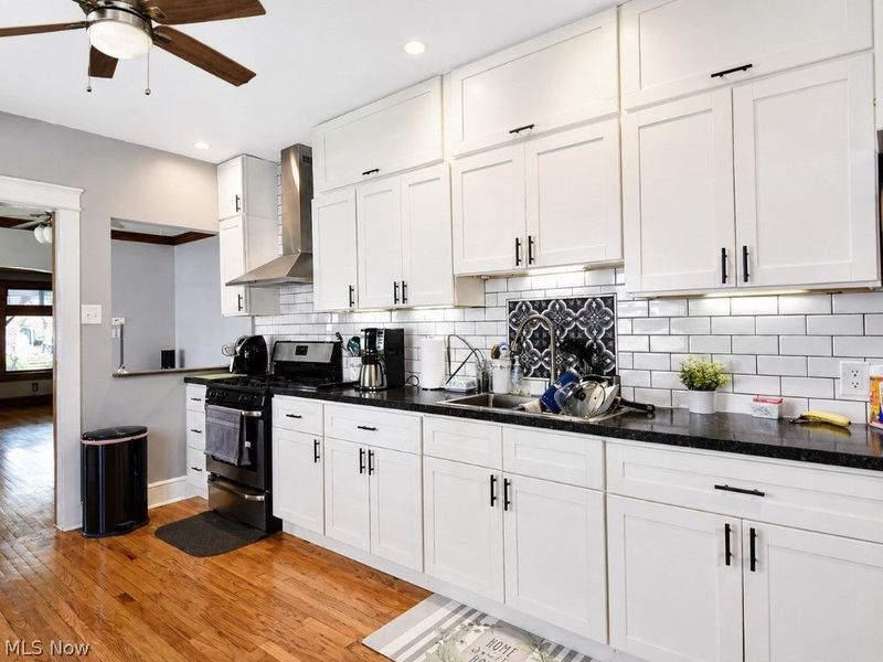 18308 East Park Drive , Cleveland, OH 44119 Photo 15