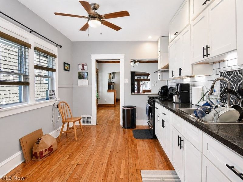 18308 East Park Drive , Cleveland, OH 44119 Photo 16