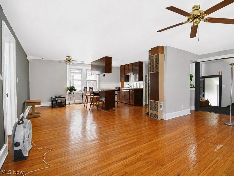 18308 East Park Drive , Cleveland, OH 44119 Photo 28