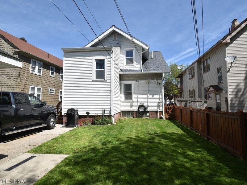 18308 East Park Drive , Cleveland, OH 44119 Photo 34