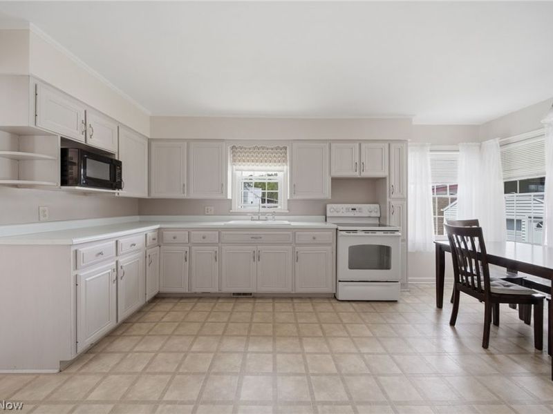 8885 Louisville Street , Louisville, OH 44641 Photo 13