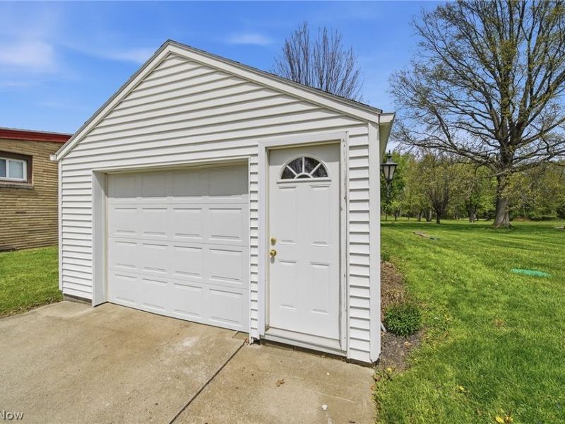 8885 Louisville Street , Louisville, OH 44641 Photo 44