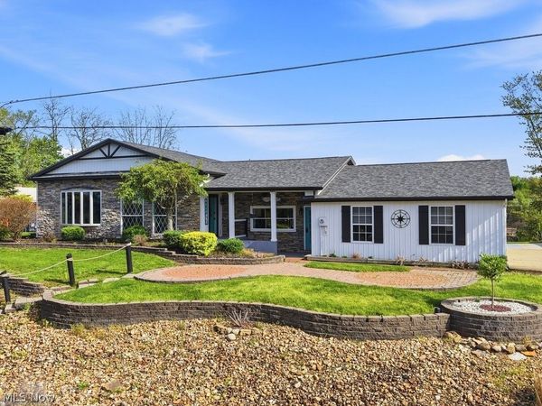 58 Pueblo Trail , Malvern, OH 44644