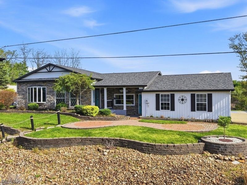 58 Pueblo Trail , Malvern, OH 44644 Photo 1