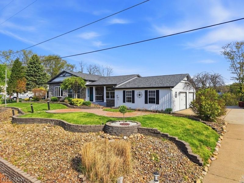 58 Pueblo Trail , Malvern, OH 44644 Photo 2