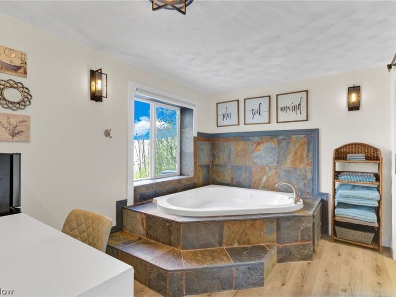 58 Pueblo Trail , Malvern, OH 44644 Photo 37