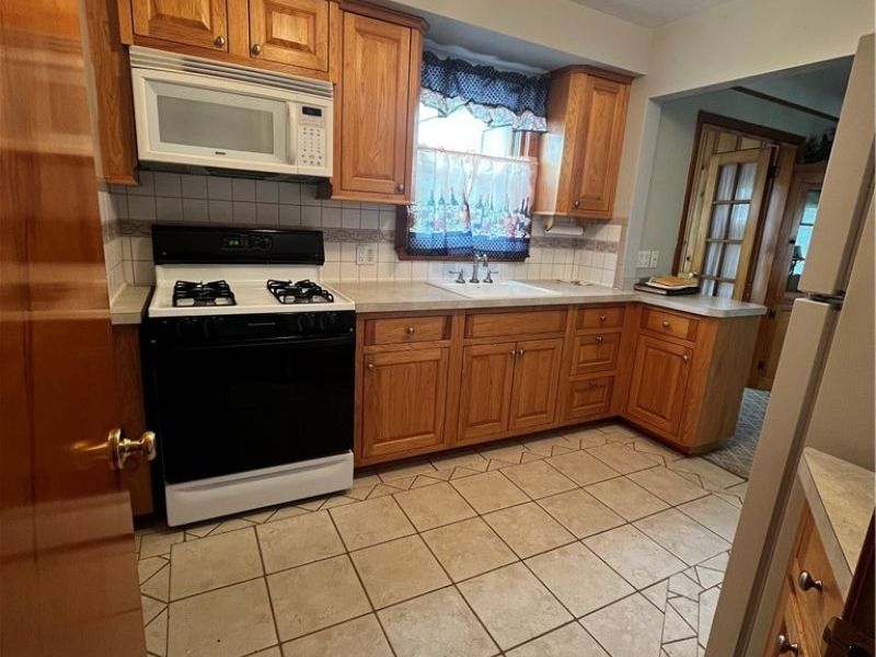 13009 Darlington Avenue , Garfield Heights, OH 44125 Photo 2